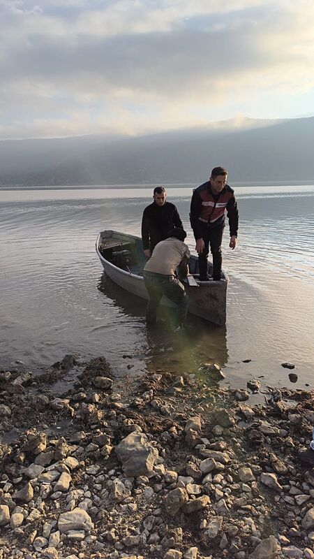 ISPARTA’DA AVCILIĞIN YASAK OLDUĞU KOVADA GÖLÜ MİLLİ PARK’INDA EKİPLERCE GERÇEKLEŞTİRİLEN