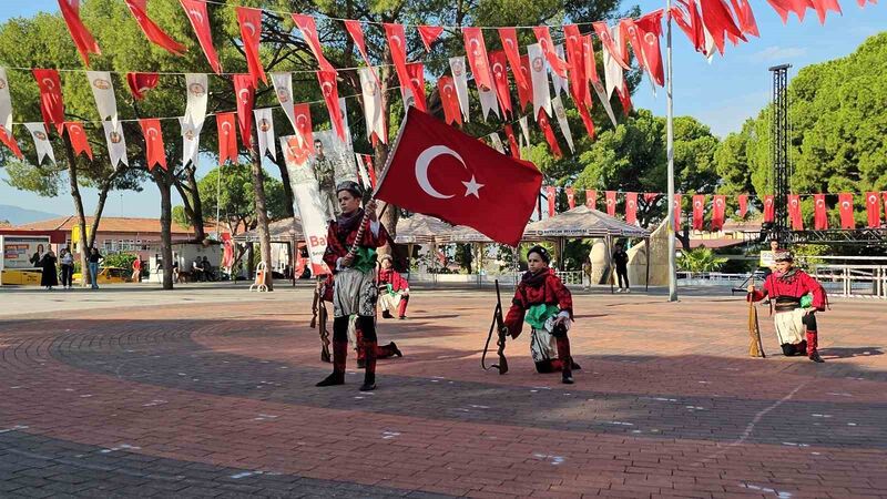 KUYUCAK’TA KURTULUŞ COŞKUSU MEYDANLARA