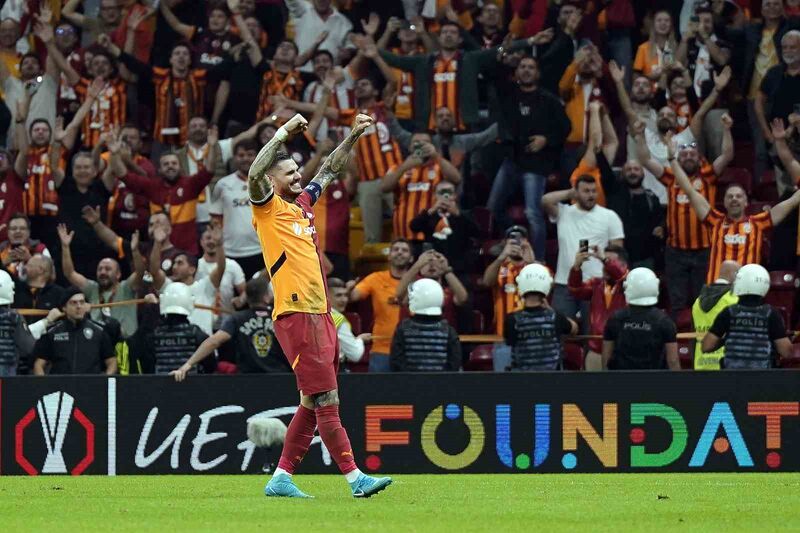 GALATASARAY'IN ARJANTİNLİ FUTBOLCUSU MAURO