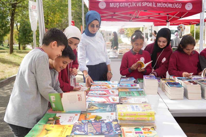 MUŞ’TA ‘OKUTAN ŞEHİR OKUYAN