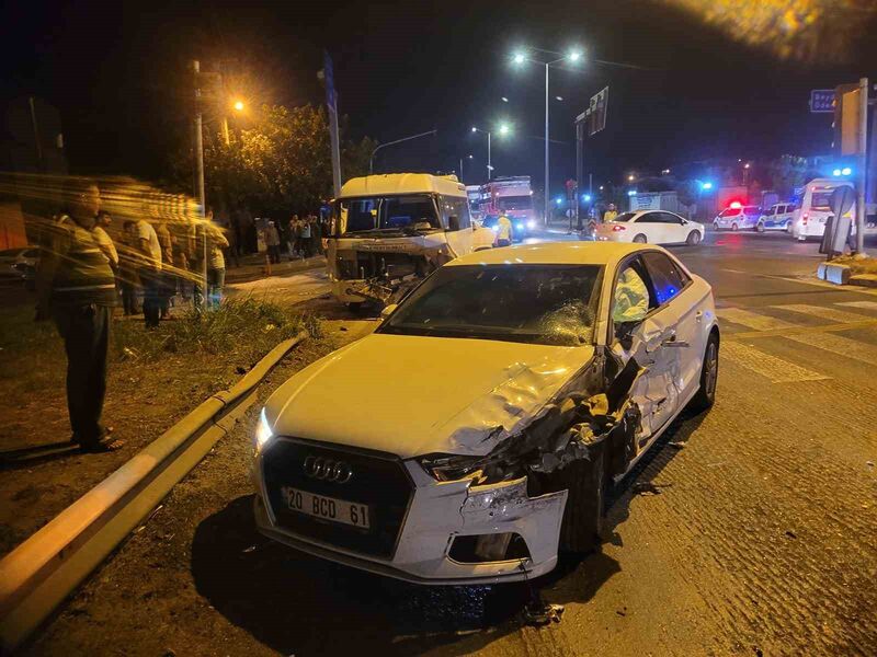 Nazilli’de zincirleme trafik kazası: 6 yaralı