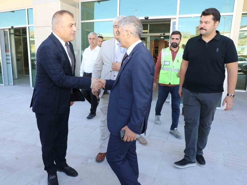 Niğde’de yeni hastane binasında sona gelindi