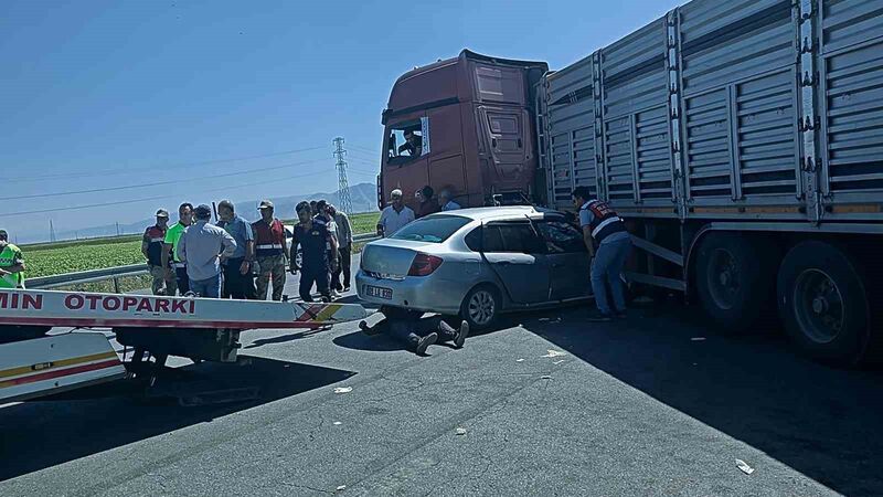 MUŞ'TA 'U' DÖNÜŞÜ YAPAN TIRA ÇARPAN OTOMOBİLDE BULUNAN 1 KİŞİ