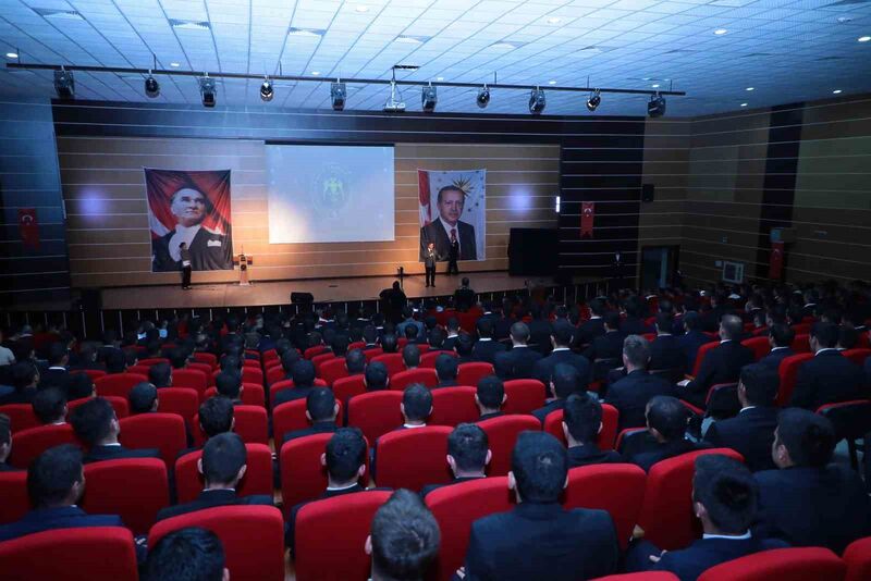 Polis adaylarına “Farkındalık, moral ve motivasyon” konferansı