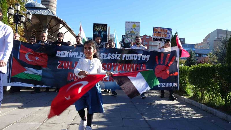 ERZURUM'DA GÖREV YAPAN SAĞLIK ÇALIŞANLARI, İSRAİL'İN GAZZE'YE YÖNELİK SALDIRILARININ 45'İNCİ