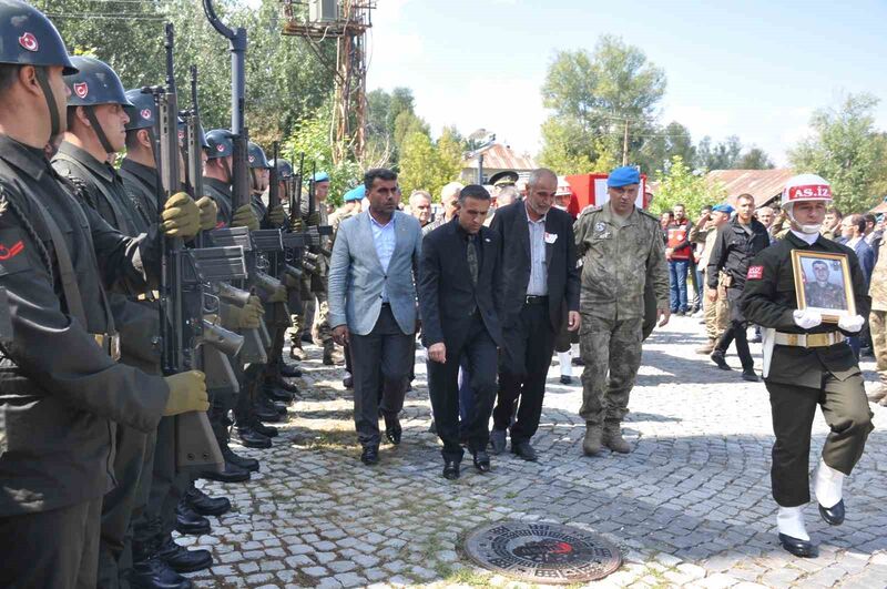 Şehit Piyade Sözleşmeli Er Abakay memleketi Muş’ta toprağa verildi