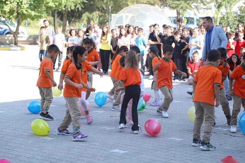 Selendi’de Eğitim Öğretim Haftası kutlandı