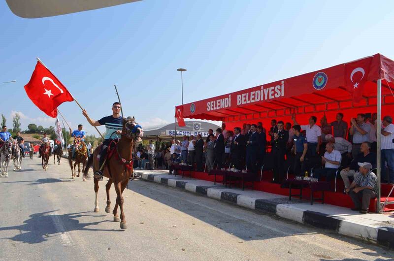 Selendi’de kurtuluşun 102. yılı coşkuyla kutlandı