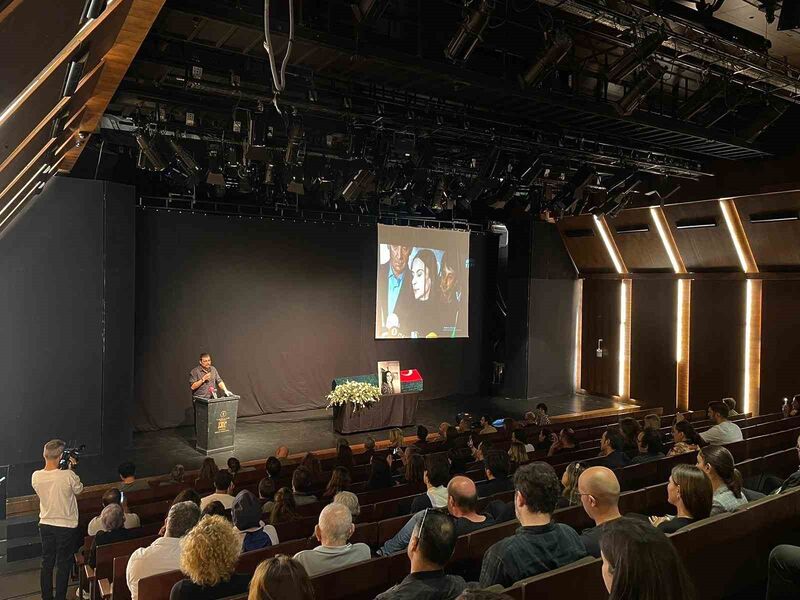 İSTANBUL'DA TEDAVİ GÖRDÜĞÜ HASTANEDE