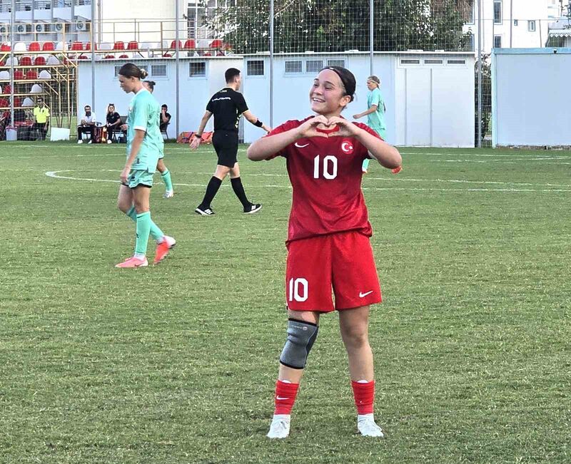 U17 KIZ MİLLİ TAKIMI, HAZIRLIK MAÇINDA KARŞILAŞTIĞI BELARUS'U 4-2 MAĞLUP