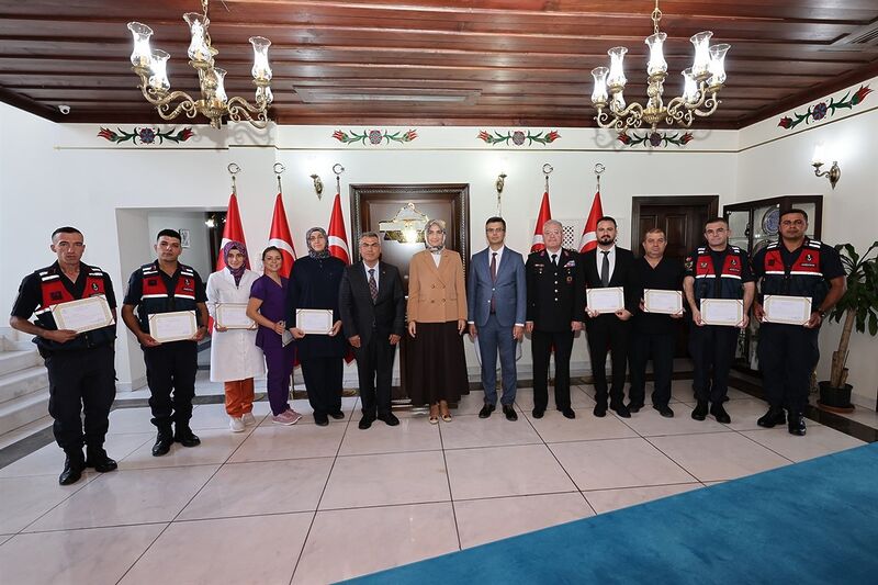 VALİ YİĞİTBAŞI, CİMER ÜZERİNDEN KENDİLERİNE TEŞEKKÜR EDİLEN KAMU PERSONELİNE BAŞARI