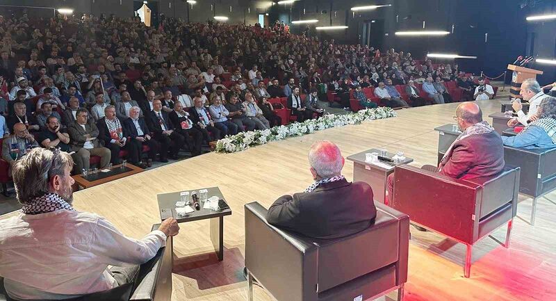 YENİ ŞAFAK YAZARI YUSUF KAPLAN KAYSERİ'DE KATILDIĞI PROGRAMDA KONUŞTU