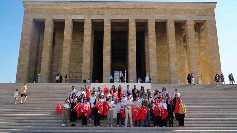 YILMAZ’DAN GENÇLERE ANKARA GEZİSİ