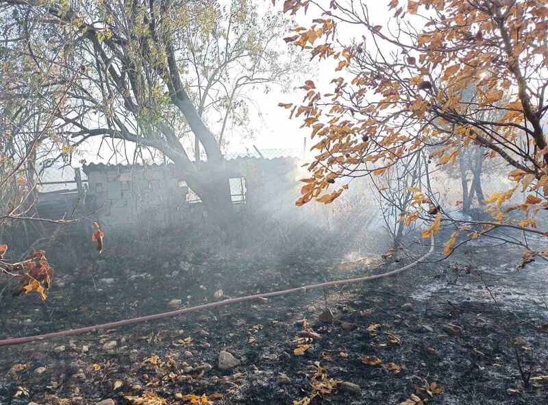 MENTEŞE’DE BAHÇEDE ÇIKAN YANGIN