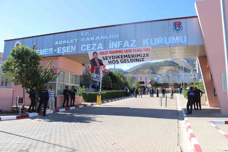 BAKAN TUNÇ, SEYDİKEMER’DE CAMİ,