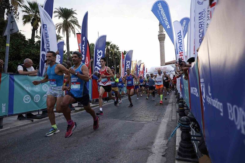 BODRUM YARI MARATONU KOŞULDU