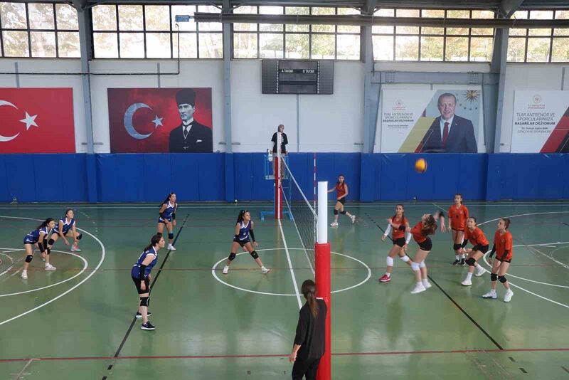 Bozüyük’te 29 Ekim Cumhuriyet Bayramı kapsamında sportif turnuvalar başladı