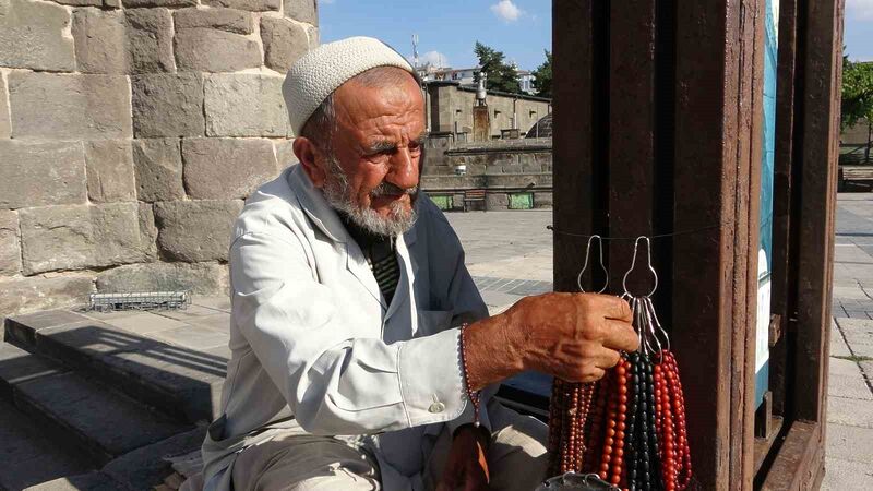 KAYSERİ'DE EMEKLİLİĞE KARŞI OLAN