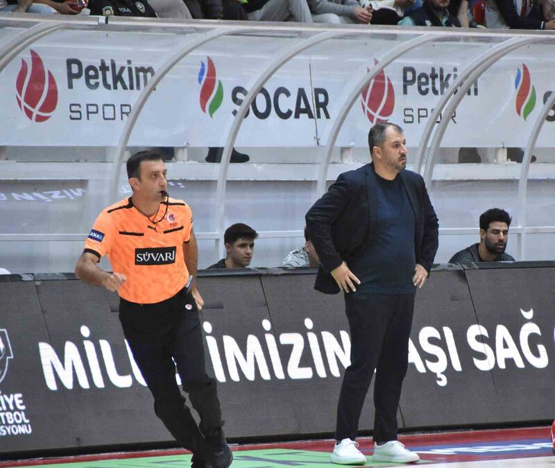 ALİAĞA PETKİMSPOR BAŞANTRENÖRÜ BURAK