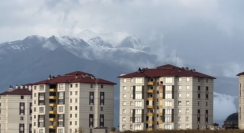 HAKKARİ’NİN YÜKSEKOVA İLÇESİNİN ÇEVRESİNİ