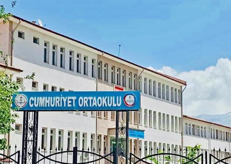 CUMHURİYET ORTAOKULU ÖĞRETMENLERİNDEN DERİN