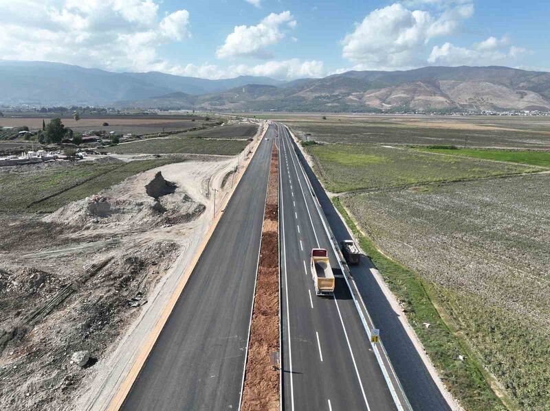 HATAY’DA DEPREMDE HASAR GÖREN