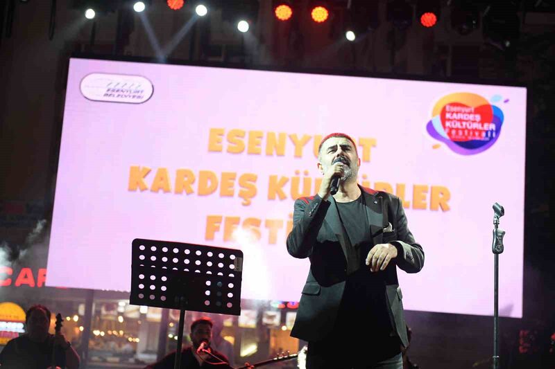 Esenyurt Kardeş Kültürler Festivali’nde İç Anadolu türküleri seslendirildi