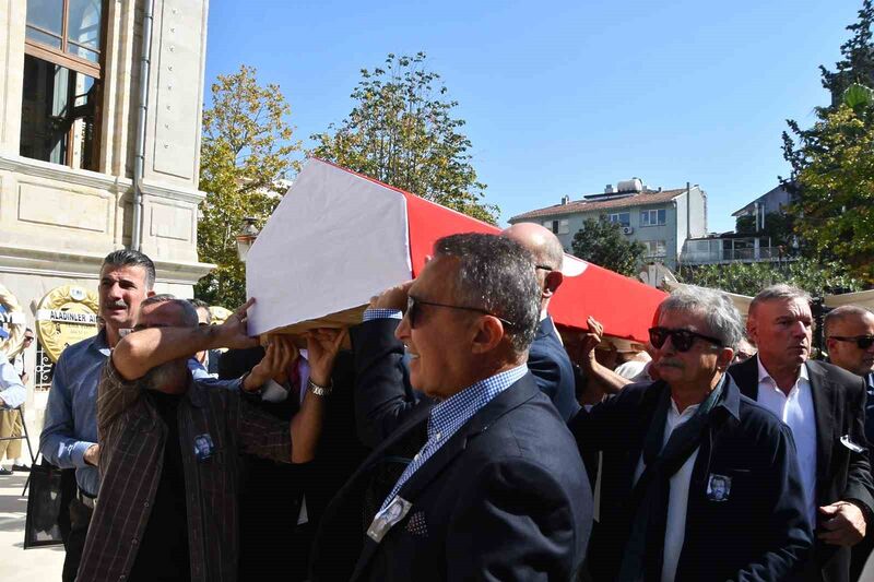 Gazeteci Güneri Cıvaoğlu son yolculuğuna uğurlandı