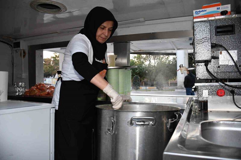 Gençlerin “Günaydın Çorbası” Büyükşehir’den