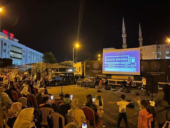 DİYARBAKIR’IN ÇERMİK İLÇESİNDE GEZEN