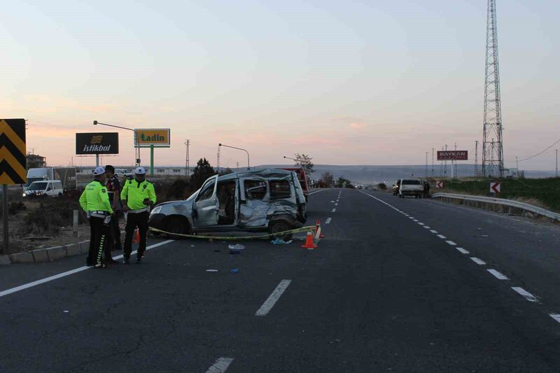 KAYSERİ'DE OTOBÜS BEKLEYEN ÖĞRETMENLERİ