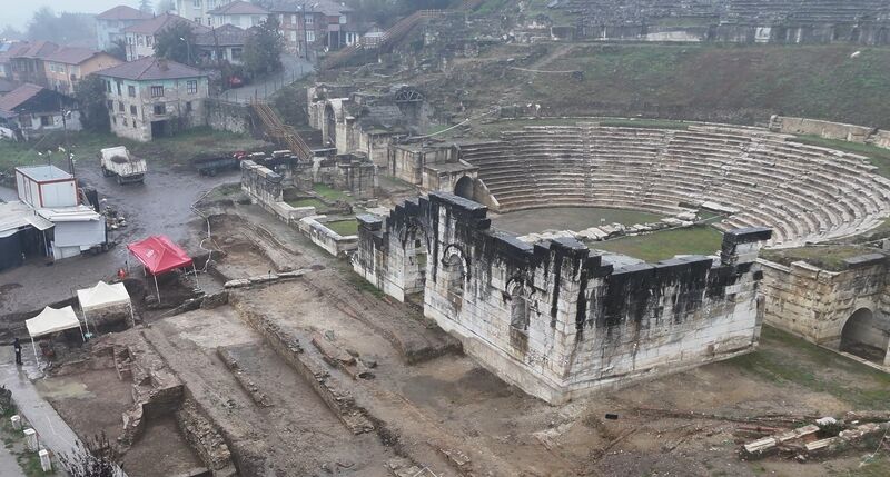 Kazdıkça tarih fışkırıyor