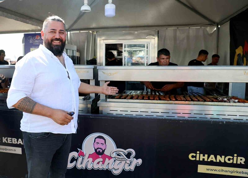 Kebapçılar TEKNOFEST’te dumansız mangal yaptı