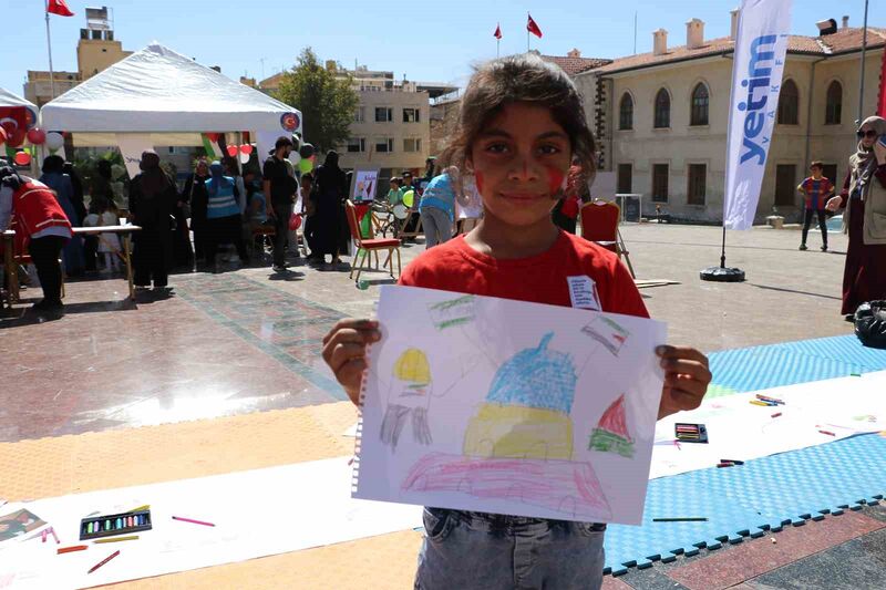 Kilis’te çocuklar, Filistin’e destek için resim çizdi