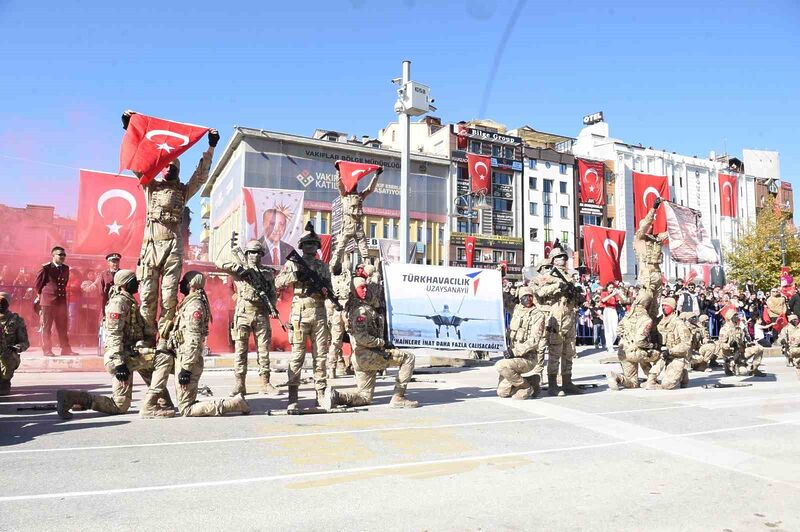 KASTAMONU'DA DÜZENLENEN CUMHURİYET BAYRAMI