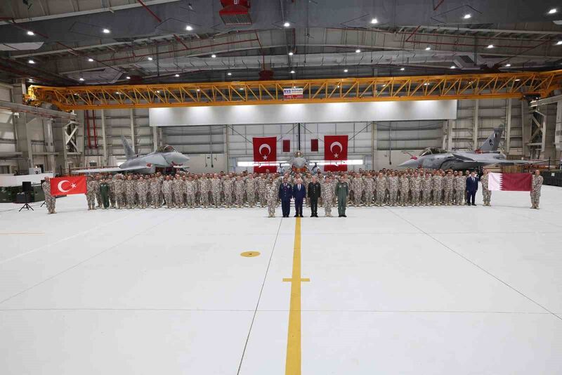 Milli Savunma Bakanı Güler, Katar Türk Hava Unsur Komutanlığını ziyaret etti