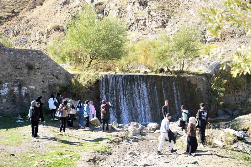 Muş’ta teknoloji bağımlılığına karşı doğa yürüyüşü düzenlendi