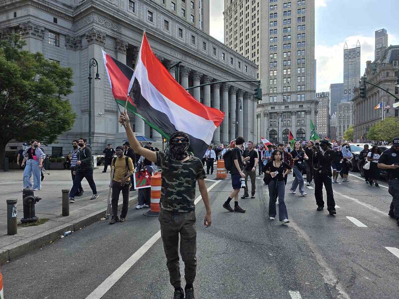 NEW YORK'TA BİNLERCE FİLİSTİN YANLISI İSRAİL SALDIRILARINI 1. YILINDA PROTESTO