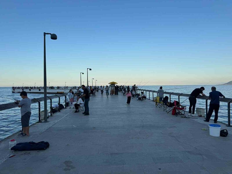 ORDU’DA, GÜNEŞLİ HAVAYI VE HAFTA SONUNU FIRSAT BİLEN AMATÖR BALIKÇILAR,