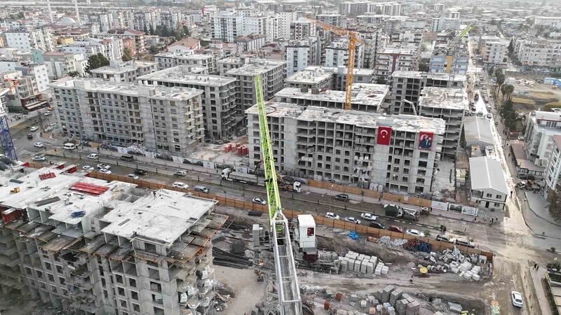 Osmaniye’de rezerv alanda binalar hızla yükseliyor