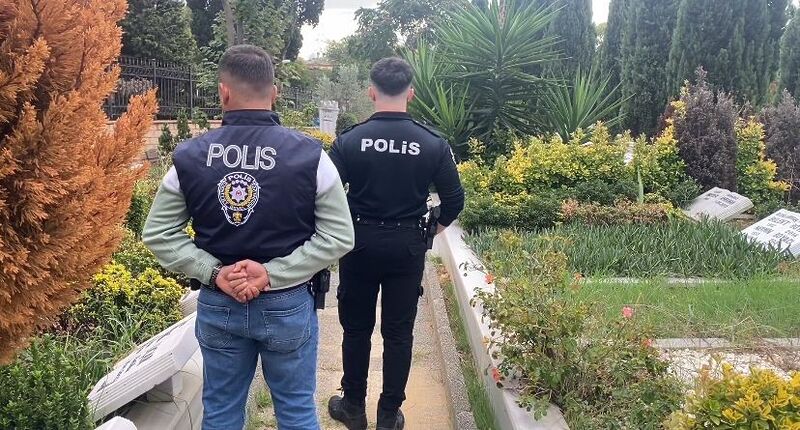 POLİS, CEM GARİPOĞLU’NUN KABRİNİN