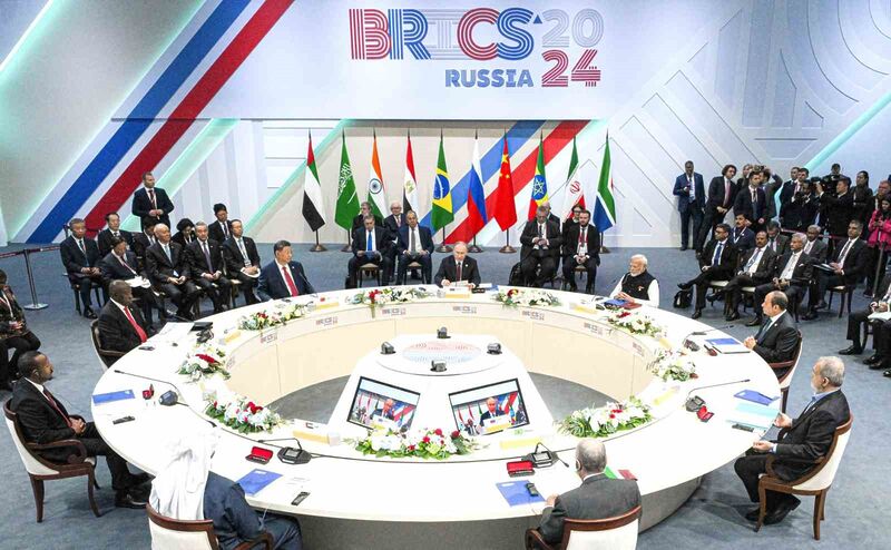 Putin: “BRICS ülkeleri dünyanın geleceği için sözde değil, fiilen sorumluluk üstleniyor”