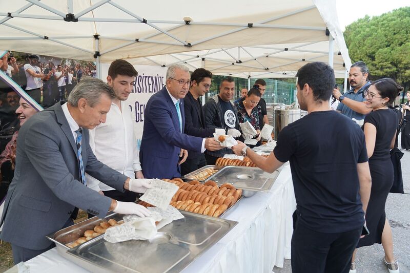 SABAHIN ERKEN SAATLERİNDE ÖĞRENCİLERE