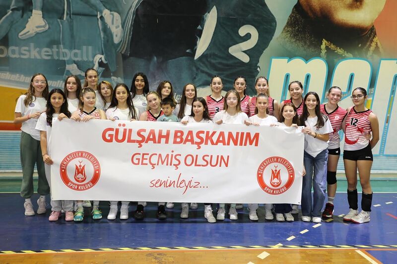 ŞEHZADELER BELEDİYESİ GENÇ KIZLAR VOLEYBOL TAKIMI, SEZONUN İLK MAÇINDA YUNUSEMRE