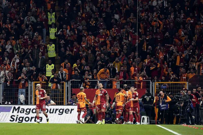 Trendyol Süper Lig: Galatasaray: 1 – Beşiktaş: 0 (İlk yarı)