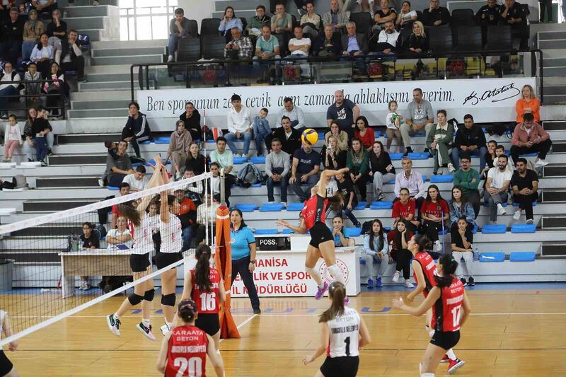 TURGUTLU BELEDİYESİ KADIN VOLEYBOL