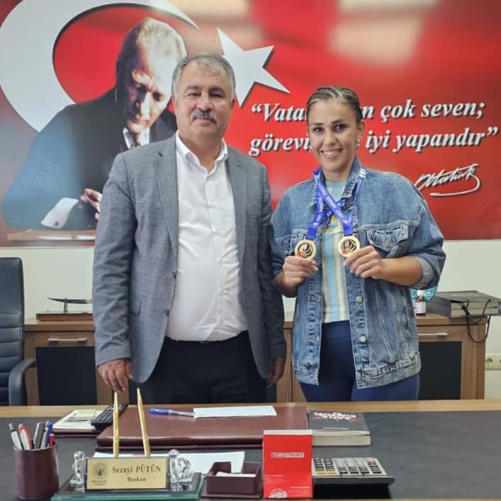 Türkiye şampiyonu Hatice Öğretmen Bayağaç’ı gururlandırdı