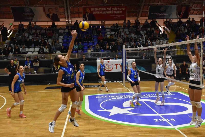 BALIKESİR BÜYÜKŞEHİR KADIN VOLEYBOL