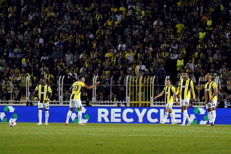 UEFA Avrupa Ligi: Fenerbahçe: 0 – Manchester United: 1 (İlk yarı)