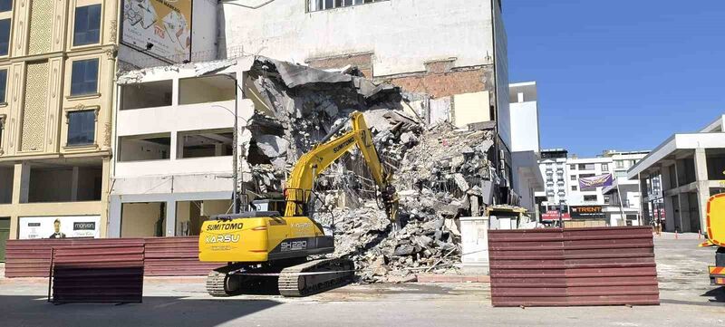 HATAY’IN DÖRTYOL İLÇESİNDE DEPREMDE